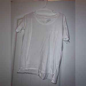 Old navy white tee with pocket